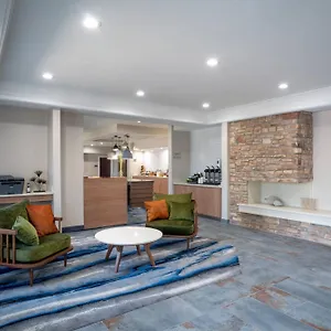 3* Hotel Fairfield & I-240 & Perkins